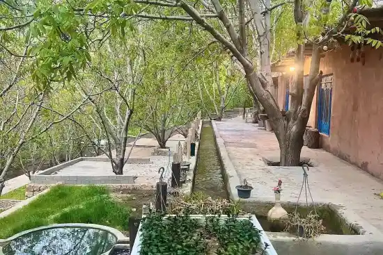 اقامتگاه بومگردی چهل چشمه کهکران-1