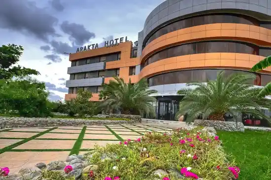 هتل آراکتا