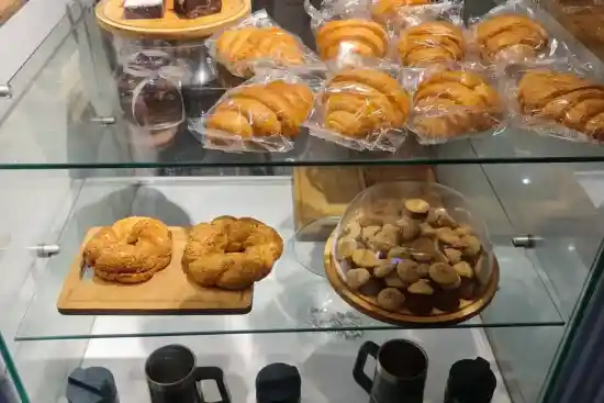 کافه ماجرا-1