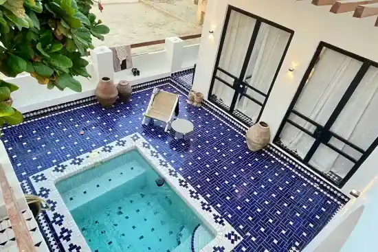 اقامتگاه بوم‌گردی شلوت