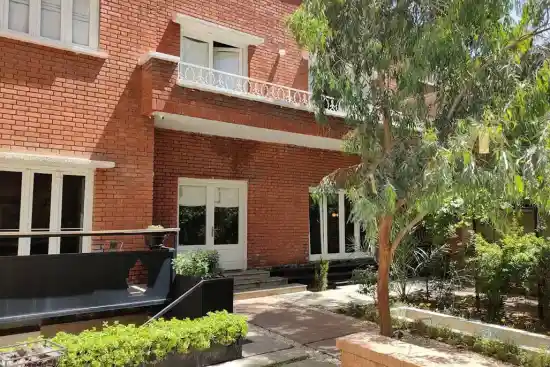 هاستل روبرو-1