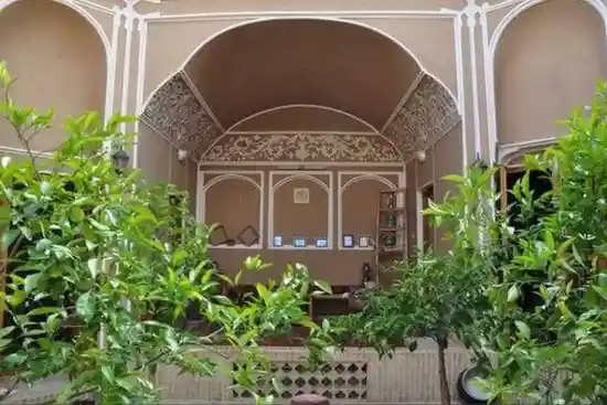 اقامتگاه بومگردی نارنجستان-1