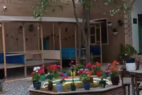 اقامتگاه بوم‌گردی برخوان صولت