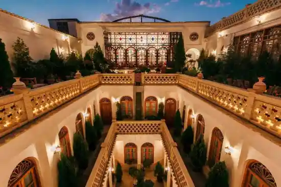 هتل قصر منشی