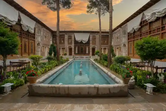 بوتیک هتل کاخ سرهنگ-1