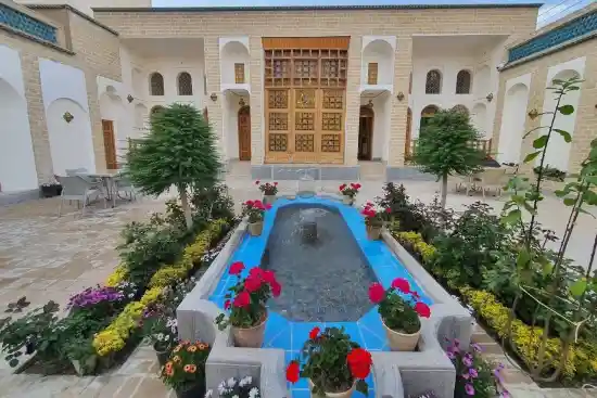 اقامتگاه سنتی عمارت خاتم-1