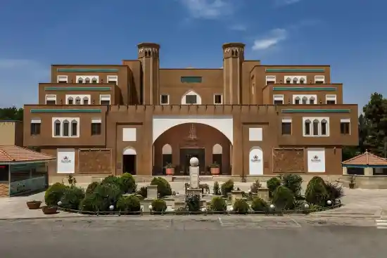 هتل پارسیان صفائیه