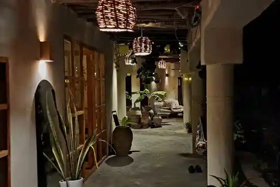 اقامتگاه بوم‌گردی اَمبو