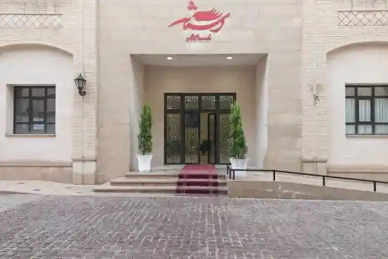 هتل آپارتمان آستانه شیراز-1