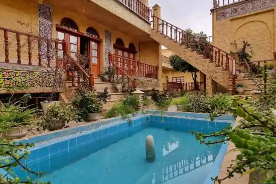 اقامتگاه سنتی فروغ مهر شیراز