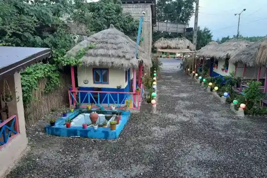 اقامتگاه بوم‌گردی کلوش سر