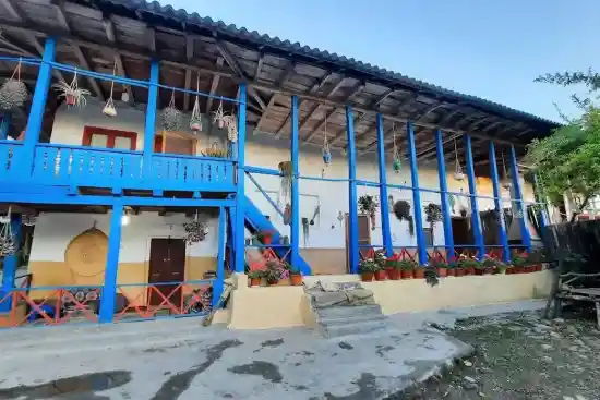 اقامتگاه بومگردی کلبه سوتراش