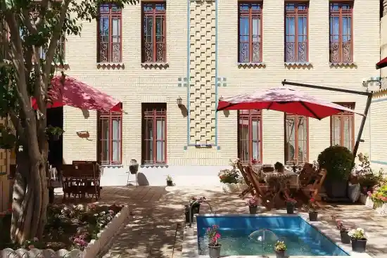 اقامتگاه سنتی سیمرغ شیراز-1