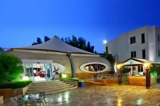 هتل تعطیلات کیش