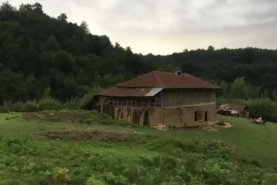 اقامتگاه بوم‌گردی پیله بابا