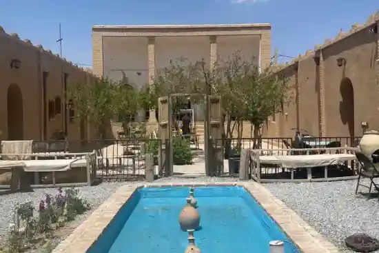 اقامتگاه بومگردی دُرافشان