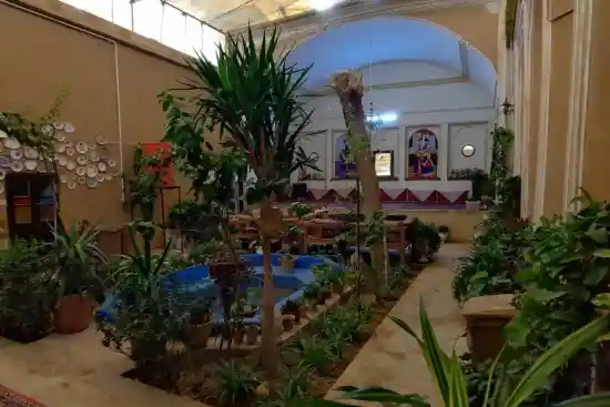 اقامتگاه بوم‌گردی خانه خشتی