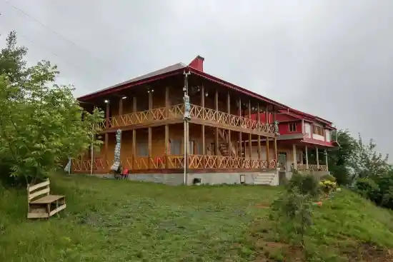 اقامتگاه بوم‌گردی بام گلسرک