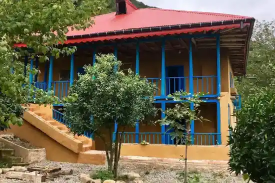 اقامتگاه بومگردی تشگون