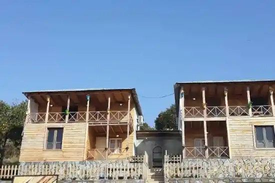 اقامتگاه بوم‌گردی اَتر