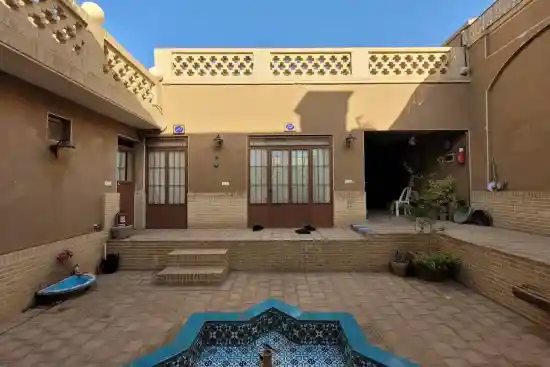 اقامتگاه بوم‌گردی خانم تاج