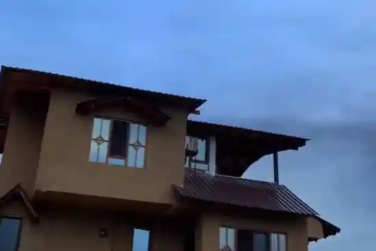 اقامتگاه بوم‌گردی سنگ سی