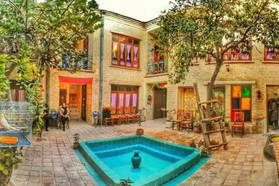 اقامتگاه سنتی ماه سلطان شیراز-1