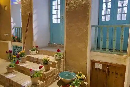 اقامتگاه بومگردی مهرکده اصفهان