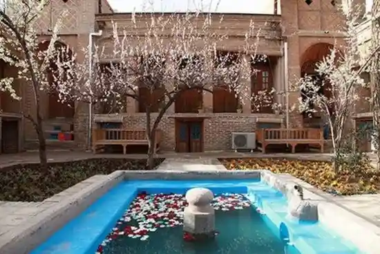 بوتیک هتل عمارت بهروزی