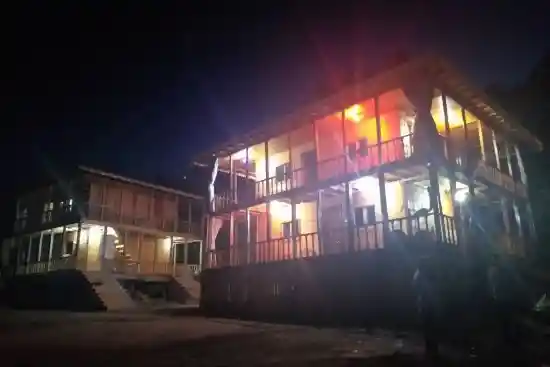 اقامتگاه بوم‌گردی منتظری