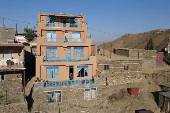 اقامتگاه بومگردی باوان