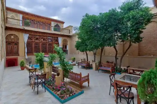 بوتیک هتل خانه‌ زیبا