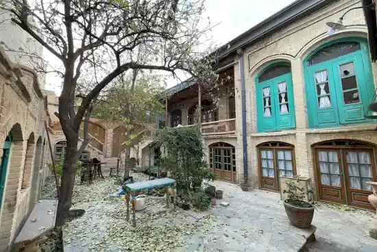 اقامتگاه سنتی شرفخانی