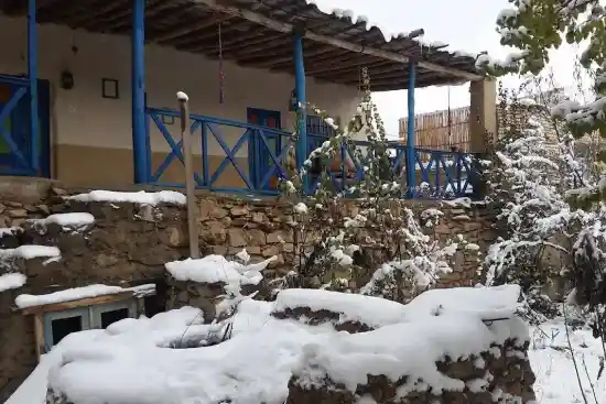 اقامتگاه بومگردی باران-1