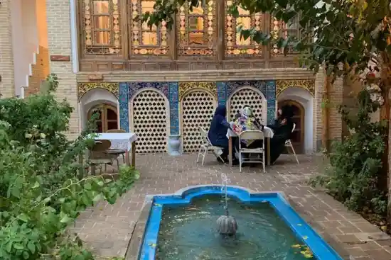 اقامتگاه سنتی عمارت قجری