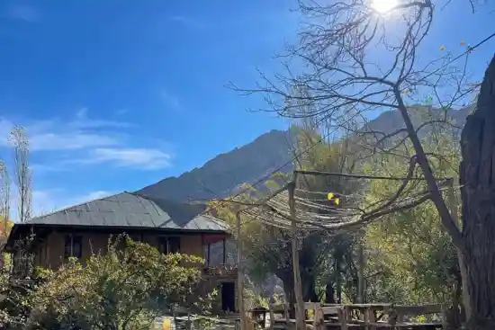 اقامتگاه بومگردی سی سن