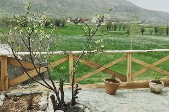 اقامتگاه بوم‌گردی متا