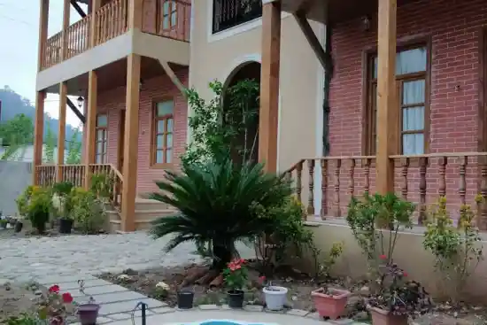 اقامتگاه بومگردی عمارت توسکا-1