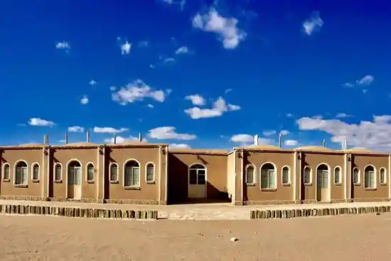 اقامتگاه بوم‌گردی راویج سه قلعه