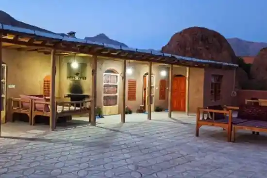 اقامتگاه بوم‌گردی آناده