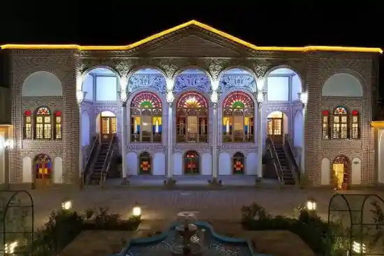 بوتیک هتل عمارت سرخه ای-1