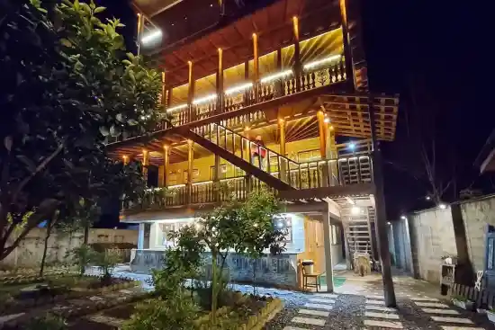 اقامتگاه بومگردی زیال