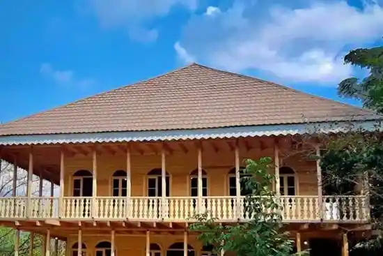 اقامتگاه بوم‌گردی لاکو جان