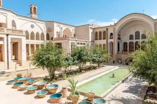 اقامتگاه سنتی خانه منوچهری