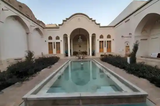 بوتیک هتل سرای باقی