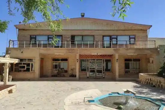 اقامتگاه بوم‌گردی ایلخانی امیر