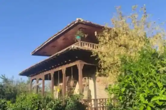 اقامتگاه بومگردی مادر-1