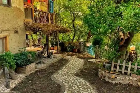 اقامتگاه بوم‌گردی نپارباغ