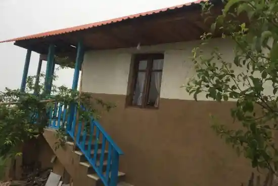 اقامتگاه بومگردی تمیشه-1