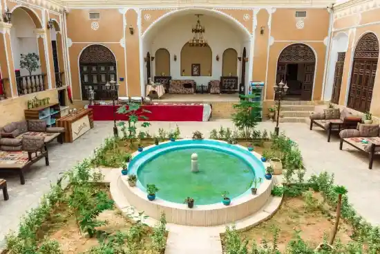 بوتیک هتل رز